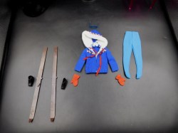 948 BARBIE SKI QUEEN 1963 HOODED SKI JACKET;  PR RED MITTS; PR SKI BOOTS, BROWN SKIS,  FOOTED LEGGINGS CHOICE